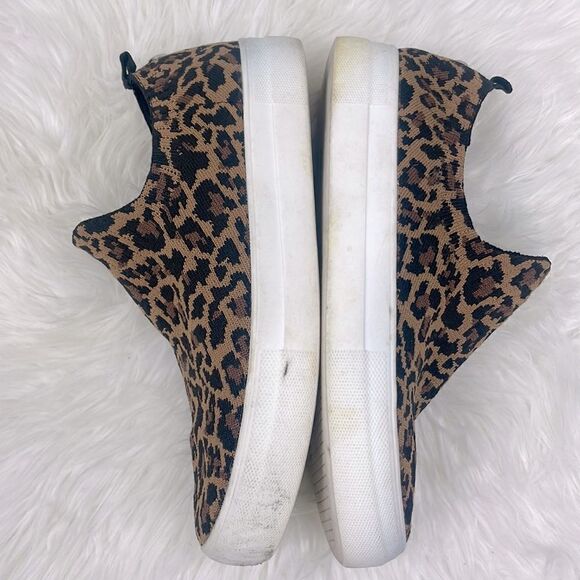 Steve Madden | slip on leopard sneakers 8.5 stretchy comfy material. - Picture 10 of 12
